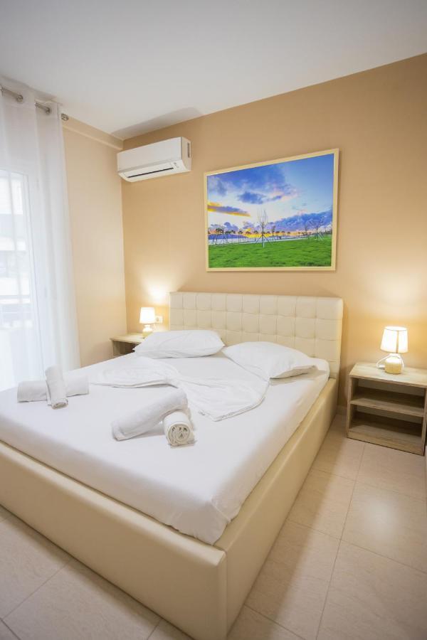 Jordan'S Hotel Vlorë Exteriör bild